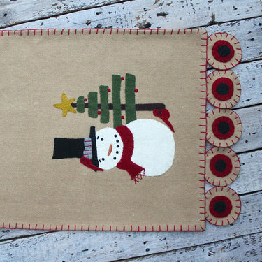 Winter Wishes Table Runner TR220010 - The Fox Decor